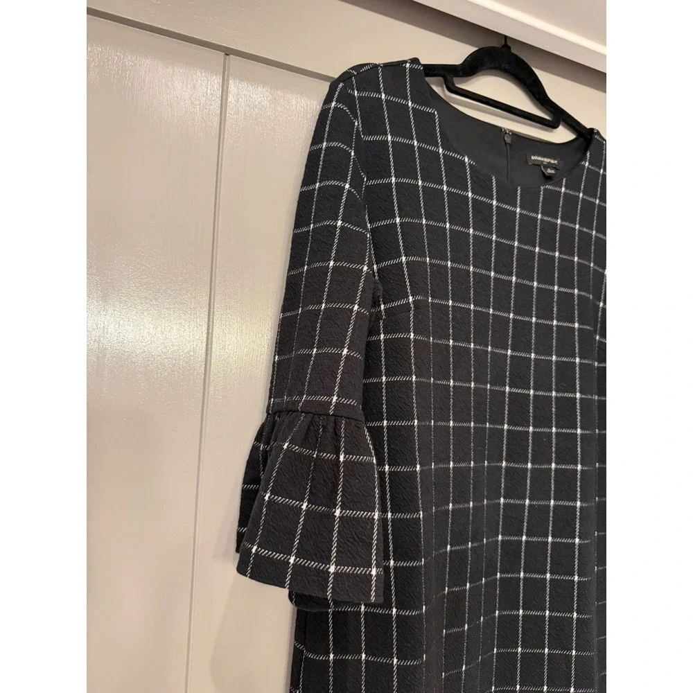 Banana Republic Black White‎ Plaid Bell Sleeve Shift Dress Size 8 - Picture 2 of 10
